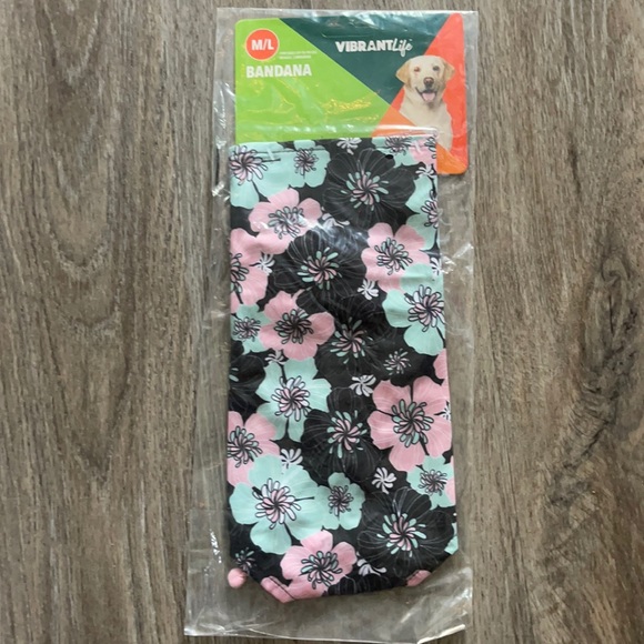 Doggie Bandana Size M/L - Picture 4 of 12